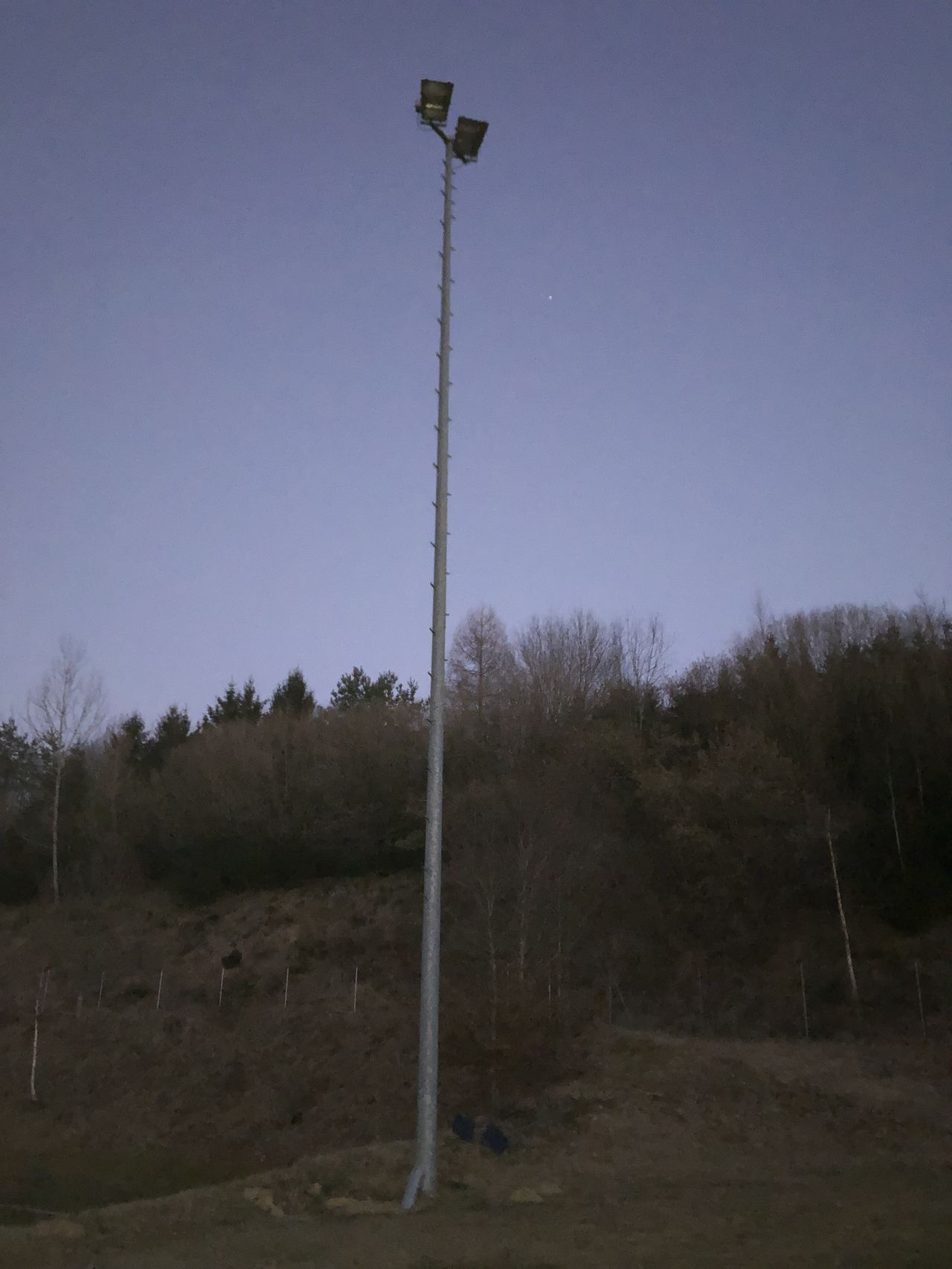 07.03.2022 neues LED-Flutlicht