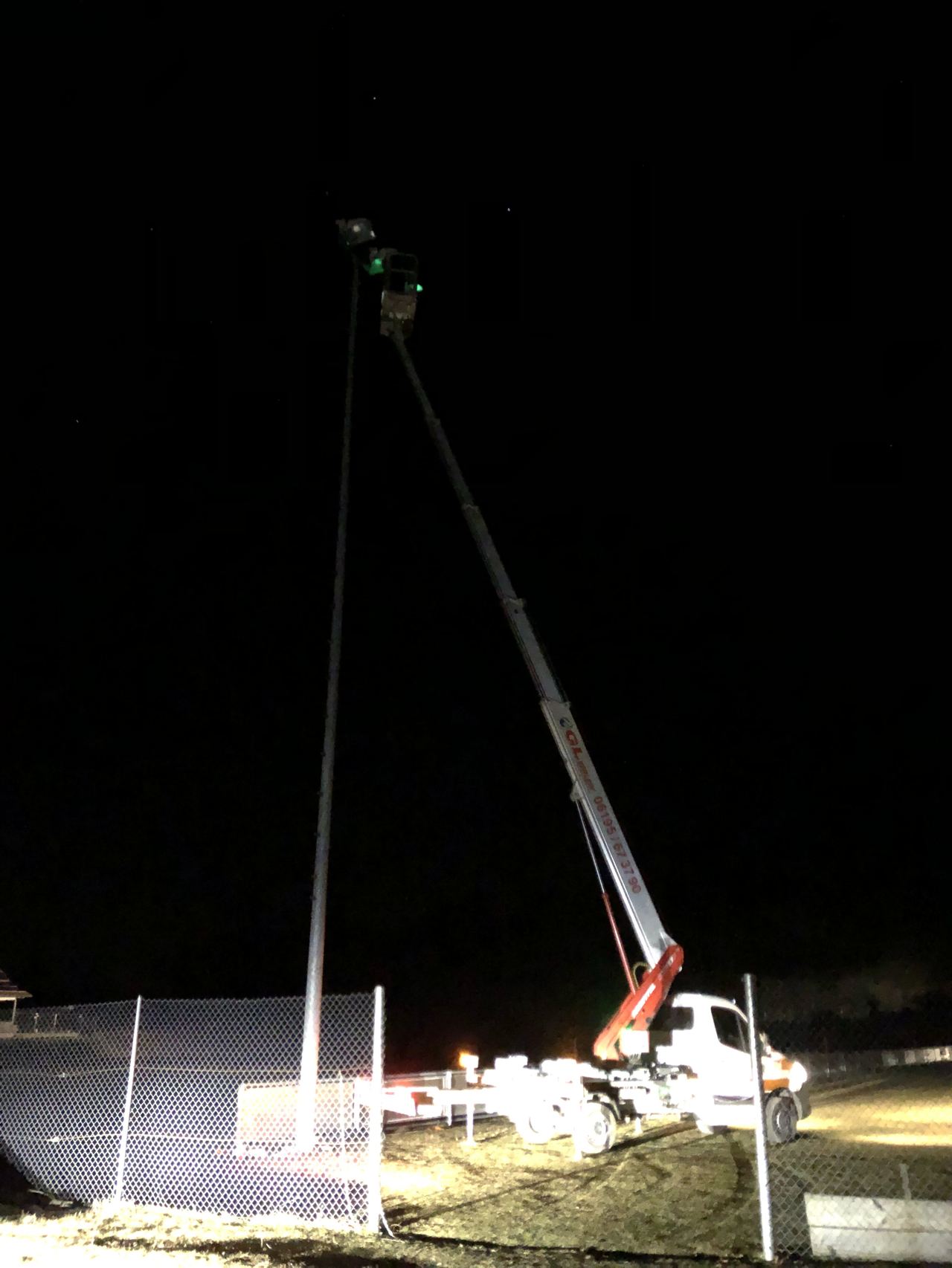 07.03.2022 neues LED-Flutlicht