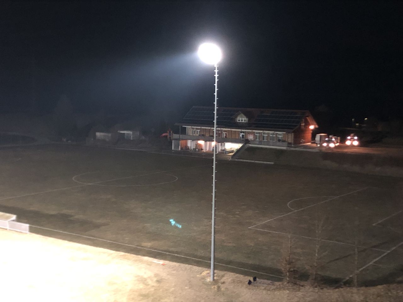 07.03.2022 neues LED-Flutlicht