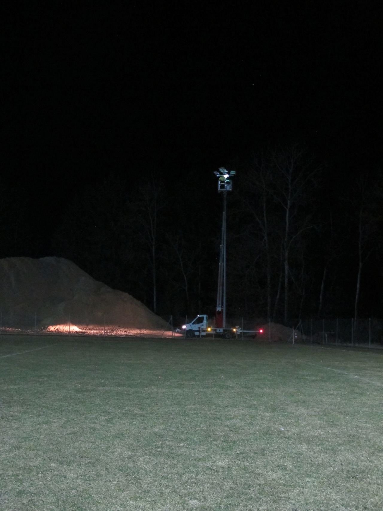 07.03.2022 neues LED-Flutlicht